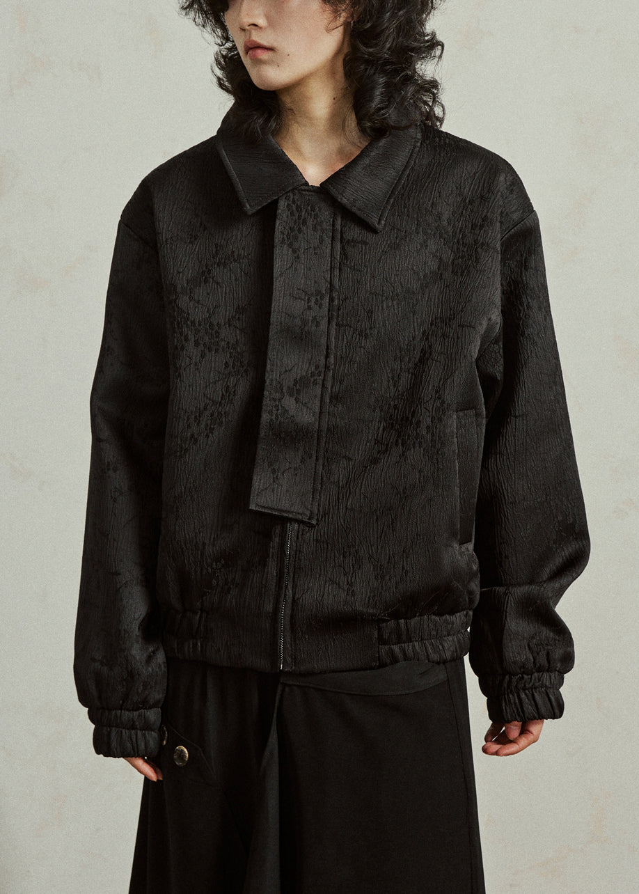 Luvik | Musta Peter Pan -kauluksellinen silkki takki vetoketjulla