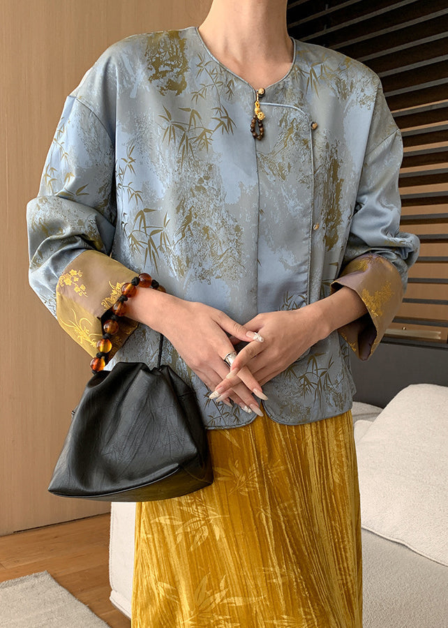 Luvik | Sininen silkkitakki, jossa nappikiinnitys ja pitkät hihat