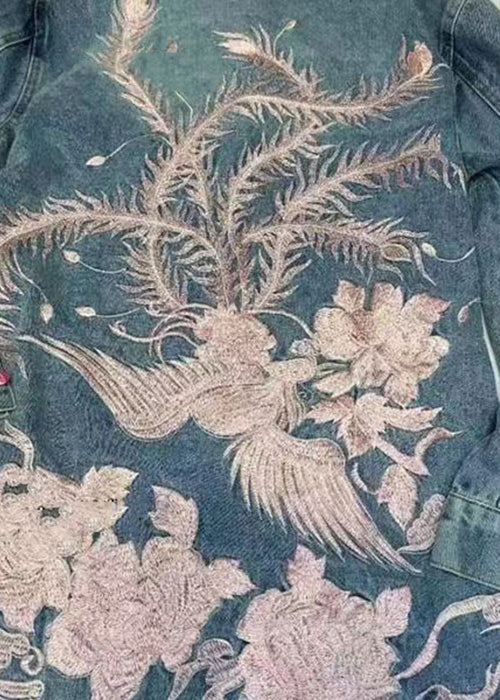 Luvik | Blå brodert denimjakke med knapp og lange ermer