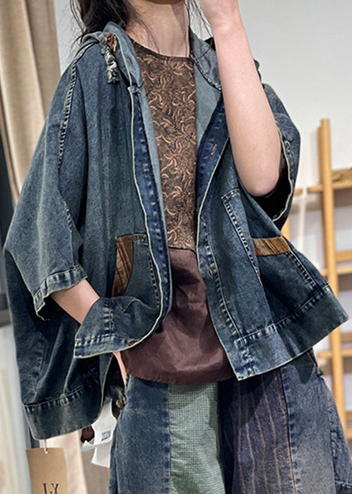 Luvik | Blå denimjakke med knapper og halvlange ermer med hette