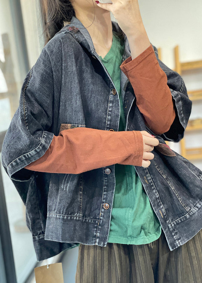 Luvik | Blå denimjakke med knapper og halvlange ermer med hette