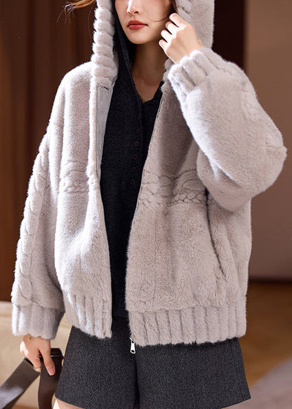 Luvik | Talvitakkia nahasta ja turkista vetoketjulla