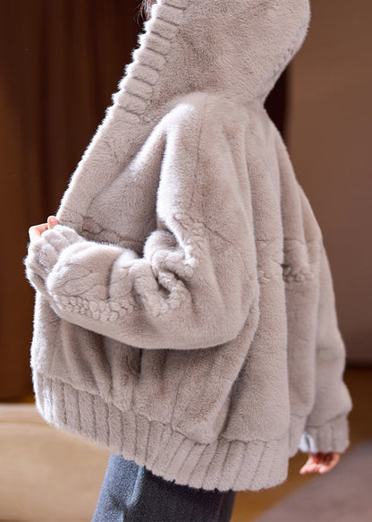 Luvik | Talvitakkia nahasta ja turkista vetoketjulla