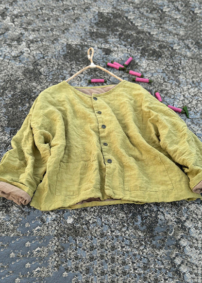 Luvik | Napitettu pellavatakki vihreällä pyöreällä kauluksella ja taskuilla