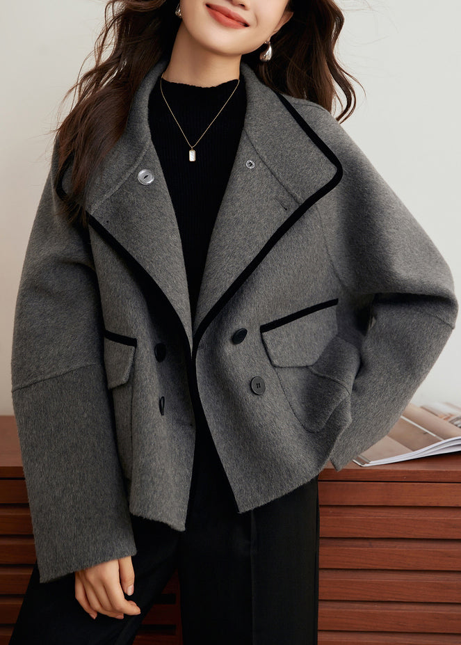 Luvik | Villa takki harmailla napillisia taskuja talveksi