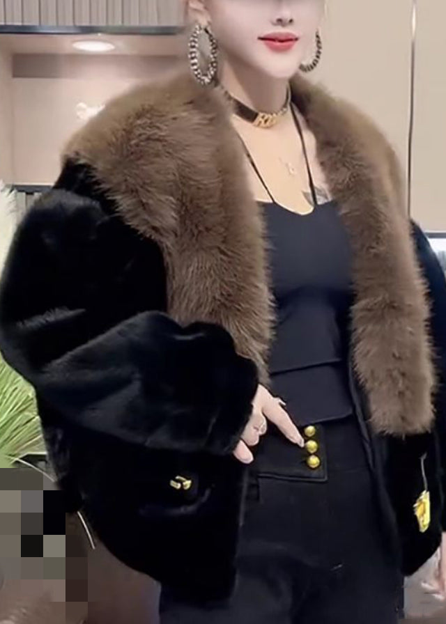 Luvik | Oranssi turkisnapilla varustettu patchwork-minkkitakki