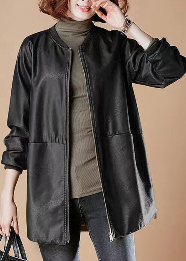 Luvik | Vuoreton keinonahkavuori punaisella korkean kauluksen kanssa, jossa on taskut