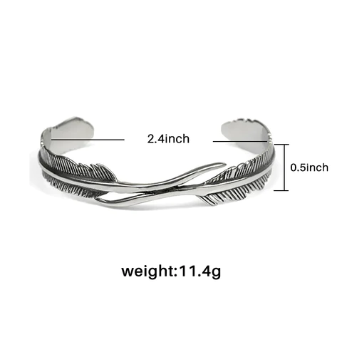 Elegant Justerbar Armbånd med Fengslende Sølv Fjær Luvikno