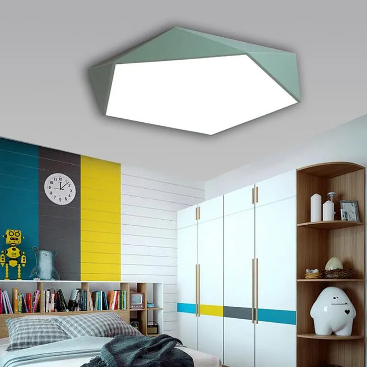 Pentagon LED taklampe Macaron for moderne barnerom – Design taklampe | Luvikno