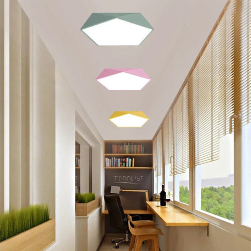 Pentagon LED taklampe Macaron for moderne barnerom – Design taklampe | Luvikno