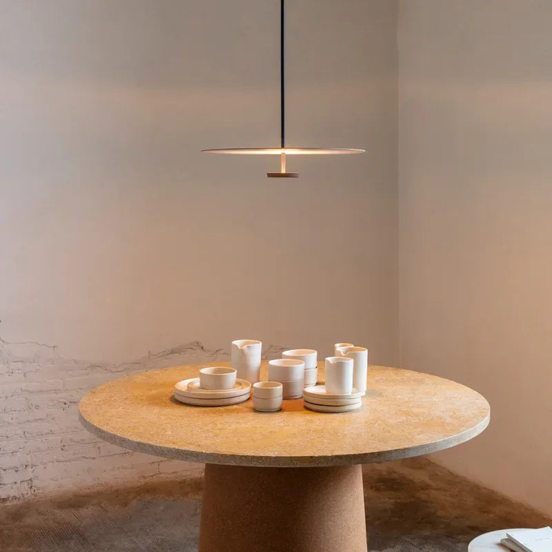 Moderne ElegantArc LED Ring Pendellampe - Minimalistisk Design for Stue & Spisestue | Luvikno