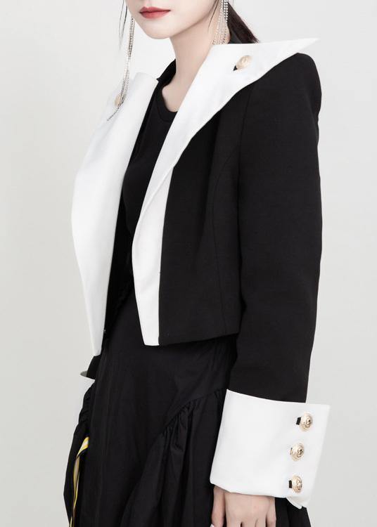 Luvik | Hienot vaatteet, joissa on musta-valkoiset patchwork-napit, puuvillatakki