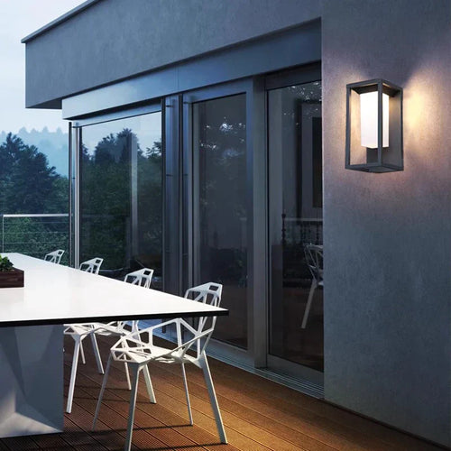 Moderne LED vegglampe for utendørs bruk, energibesparende og værbestandig | Luvikno
