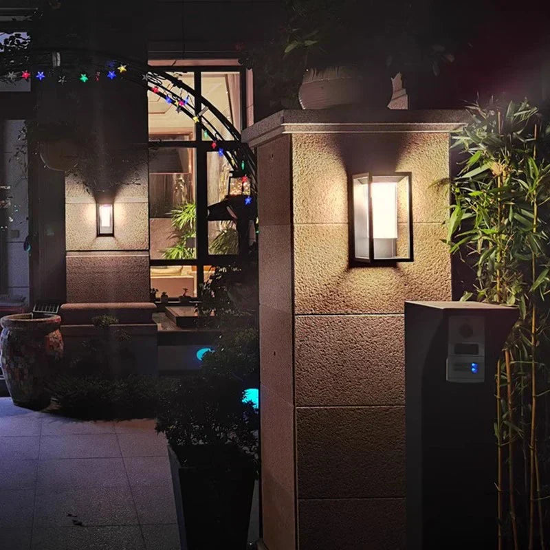 Moderne LED Vegglampe for Utendørs - LumaLine, Energisparende og Stilig, Ideell for Hage og Terrasse | Luvikno