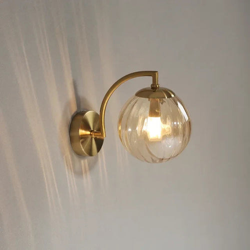 Luvikno | Nordisk Glassvegglampe - Elegant Skandinavisk Vegglampe i Glass med Varm LED Lys