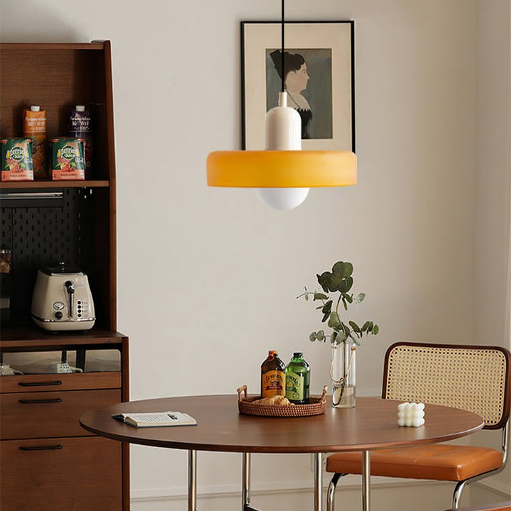 Luvikno | Bauhaus Farget Glasspendellampe for Moderne Interiører