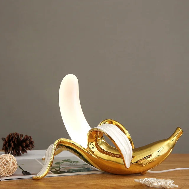 Dekorativ Bananlampe – Moderne Bordlampe for Stilig Interiørdesign | Luvikno