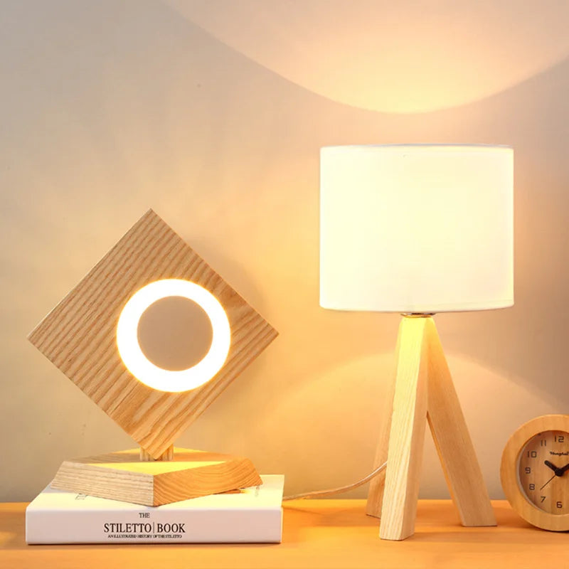 Luvikno | Tre Opalin - Moderne Tre Tripod Bordlampe