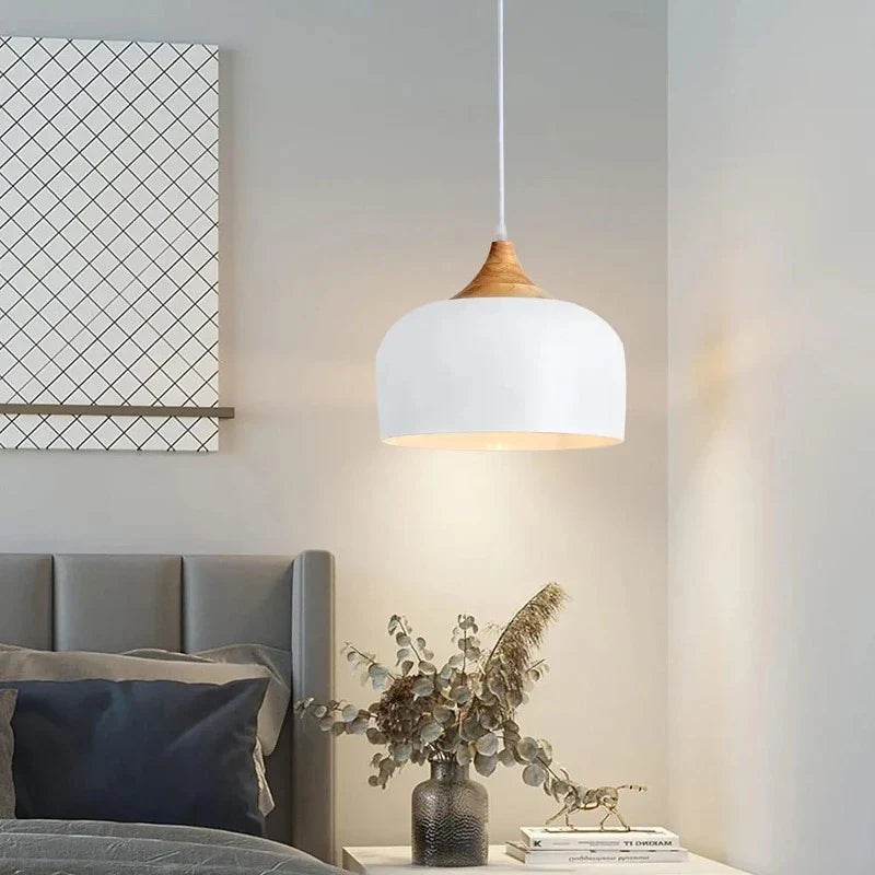 Moderne skandinavisk hengelampe – Tre- og metallpendellampe for soverom | Luvikno