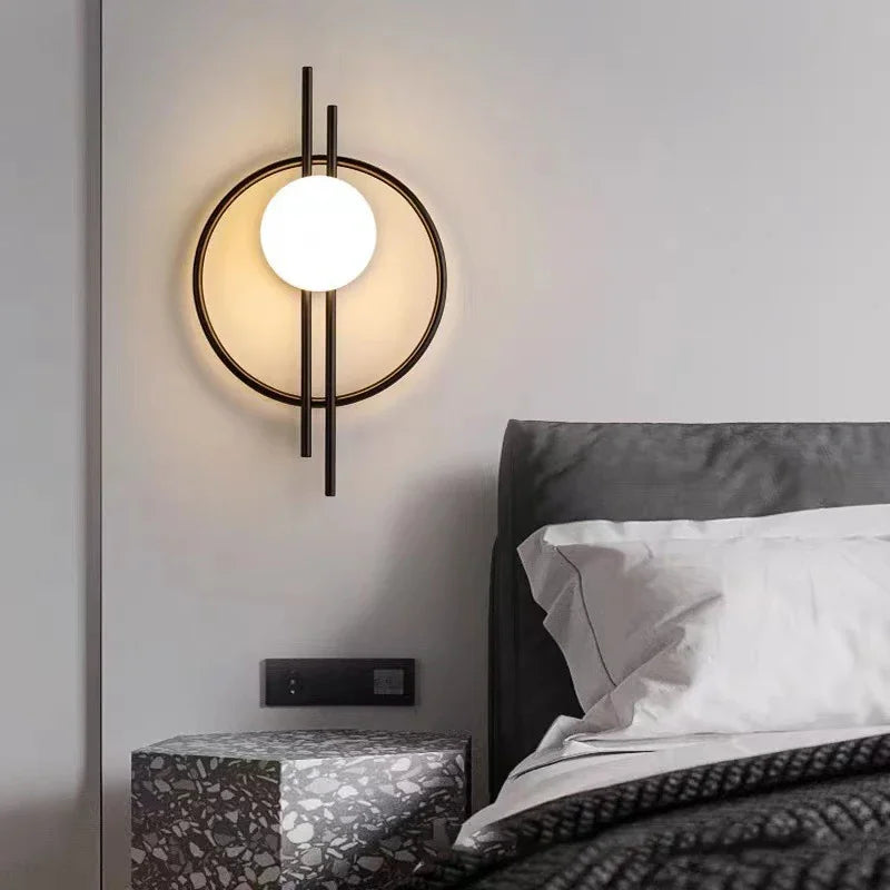 Moderne LED Vegglampe med Sphære Glass - Stilig Vegglampe for soverom & stue | Luvikno