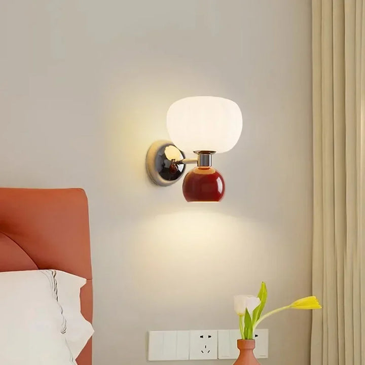 Moderne vegglampe med glasslampeskjerm – Elegante LED vegglampe for soverom og stue | Luvikno