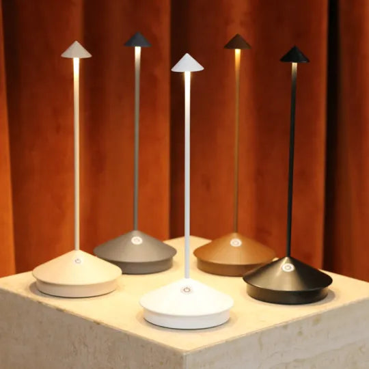 Moderne LED bordlampe - CalmLight | Luvikno