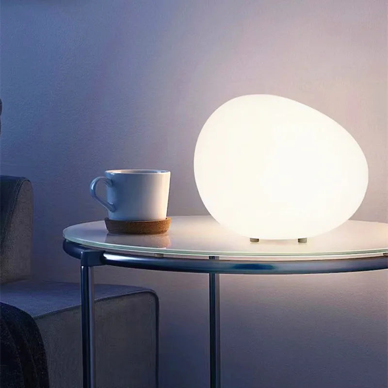 Luvikno | Minimalist Bordlampe Dimbar LED Belysning