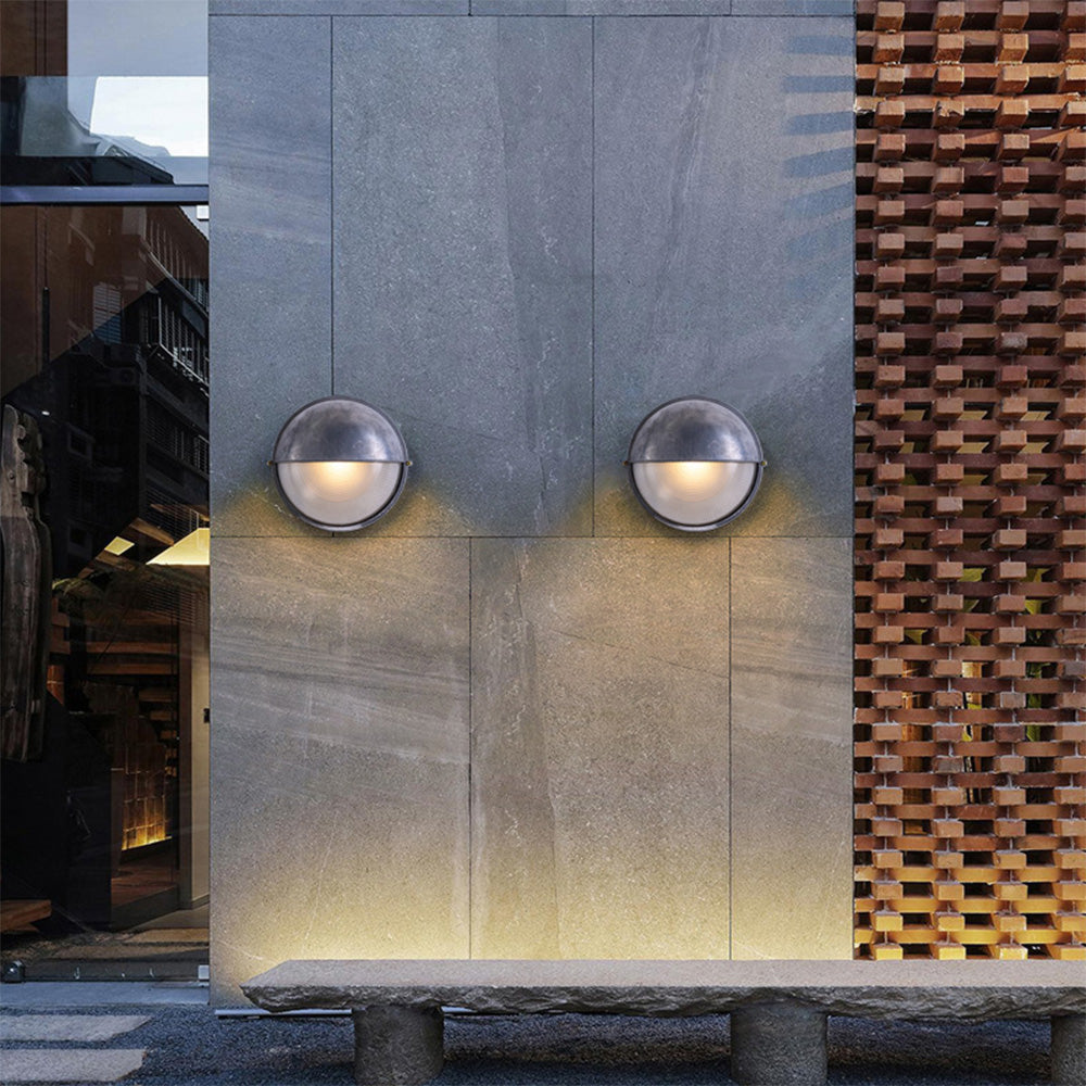Elegant vanntett utendørs vegglampe | Luvikno