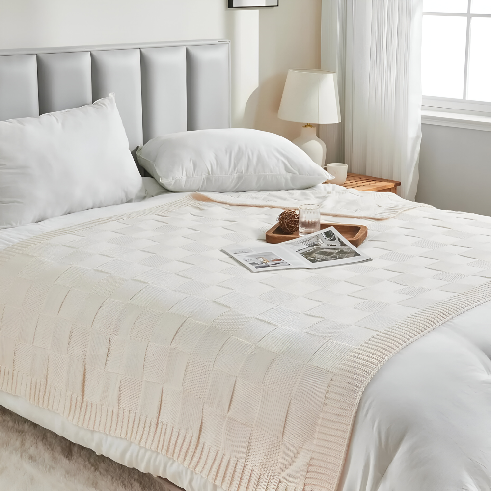 Loomvera Plaid | Strikket Teppe Svart-Hvitt | Myk & Hudvennlig | For Alle Sider Luvikno