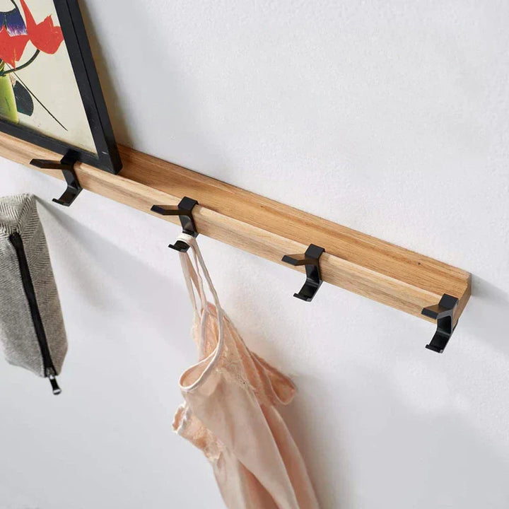 Luvikno | Veggskap med flyttbare kroker – Skandinavisk design laget av tre metall