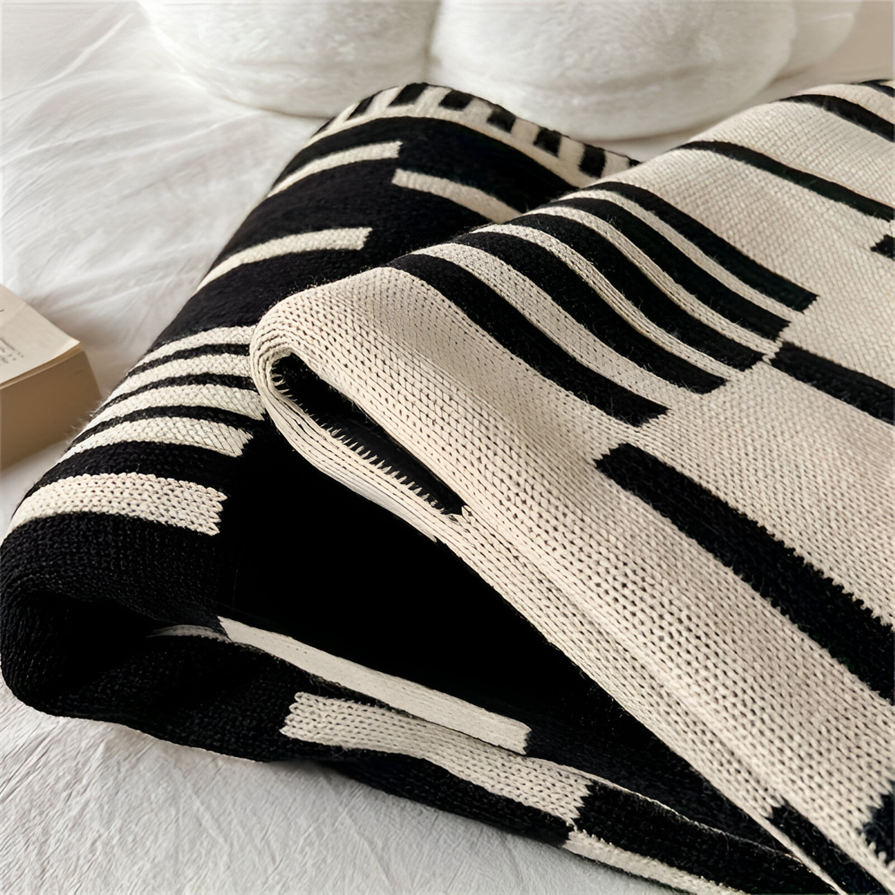 CalmoWeave Teppe | Strikket Teppet Svart-Beige | Myk & Varmende | For Alle Årstider Luvikno