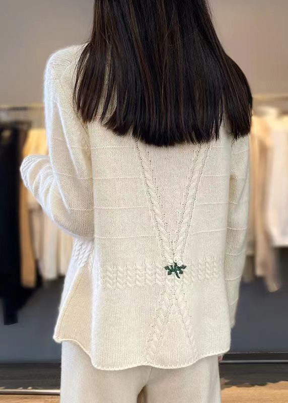 Luvik | Ull-blandingsstrikkede jakker med lys beige broderte knapper