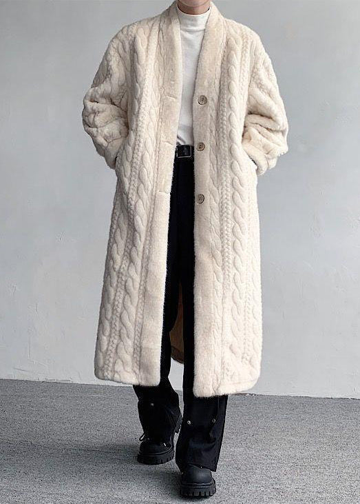 Luvik | Herre beige strutsvektor designet for V-hals jakke med knapper om vinteren