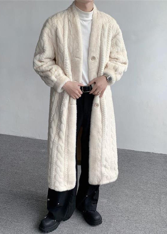 Luvik | Herre beige strutsvektor designet for V-hals jakke med knapper om vinteren