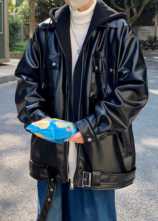 Luvik | Miesten synteettisestä nahasta valmistettu musta patchwork-takki, jossa huppu, feikkikaksi-osainen