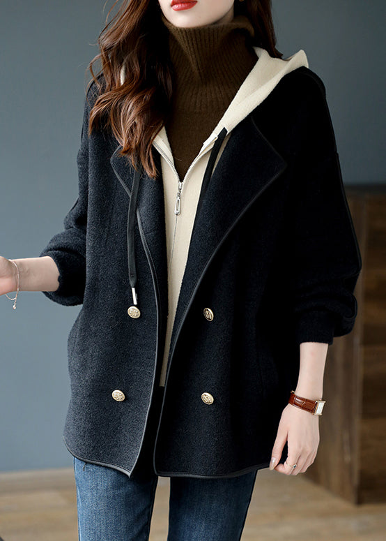 Luvik | Mustassa patchwork villakangas takki, huppu, feikki kaksiosainen