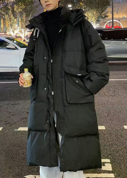 Luvik | Musta hupullinen takki, jossa on ankka-untuvapocketit miesten talvitakit