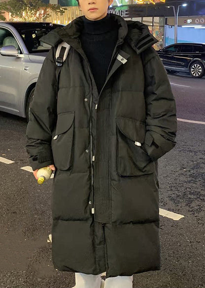 Luvik | Musta hupullinen takki, jossa on ankka-untuvapocketit miesten talvitakit