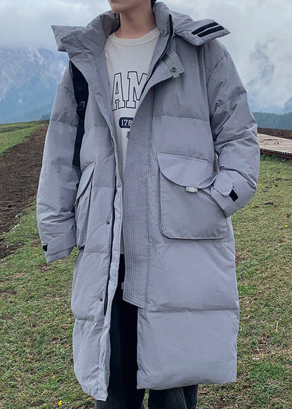 Luvik | Musta hupullinen takki, jossa on ankka-untuvapocketit miesten talvitakit