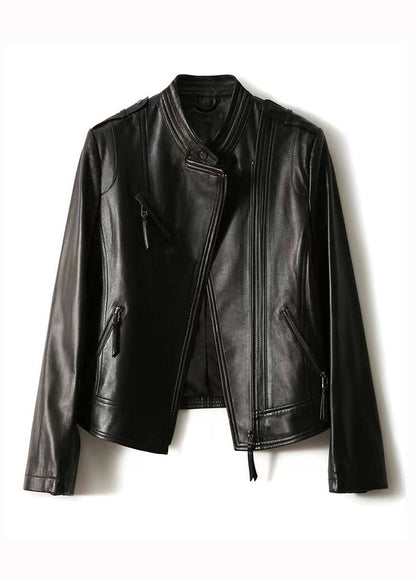 Luvik | Lampaannahasta valmistettu patchwork-takki mustalla korkea kauluksella ja vetoketjulla