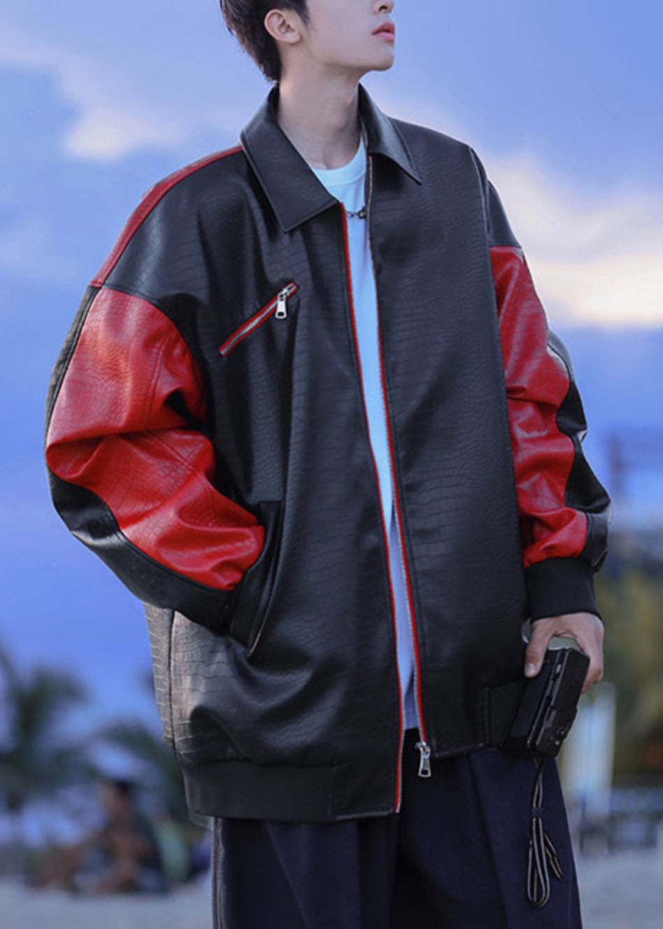 Luvik | Miesten päällystakit keinonahkasta, joissa on kirjainpainatus ja musta vetoketju