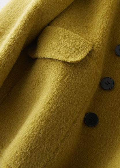 Luvik | Pitkä, vartaloa myötäilevä talvitakki, jossa on sivuaukko Vihreät ulkovaatteet Naisten villakangastakit