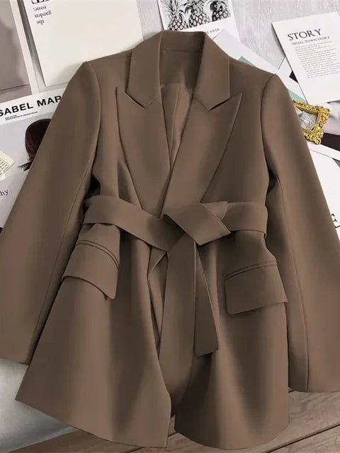 Luvik | elegantti bleiseri naisille