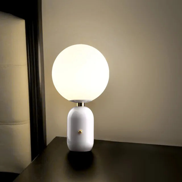 Luvikno | Skandinavisk Luksus Bordlampe: WinterGlo Belysning med Stil