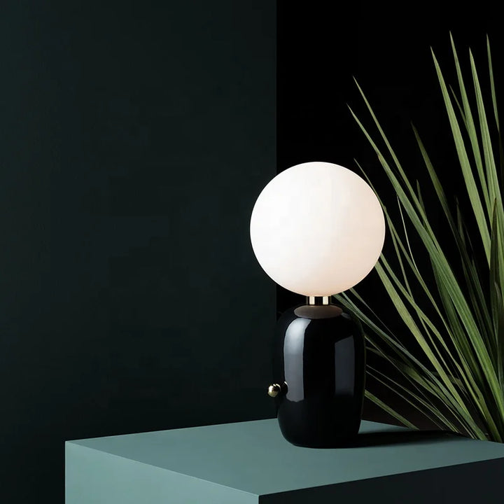 Luvikno | Skandinavisk Luksus Bordlampe: WinterGlo Belysning med Stil