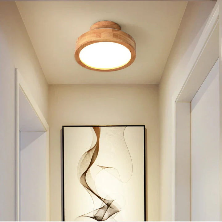 Rund solid tre taklampe – Skandinavisk lampe for stue og gang | Luvikno