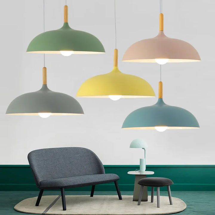 Eiketre taklampe i nordisk design – LED tre plafond lampe | Luvikno