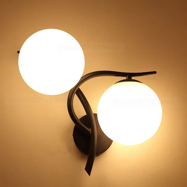 Moderne skandinavisk vegglampe laget av jern – Minimalistisk LED vegglampe for stue og soverom | Luvikno