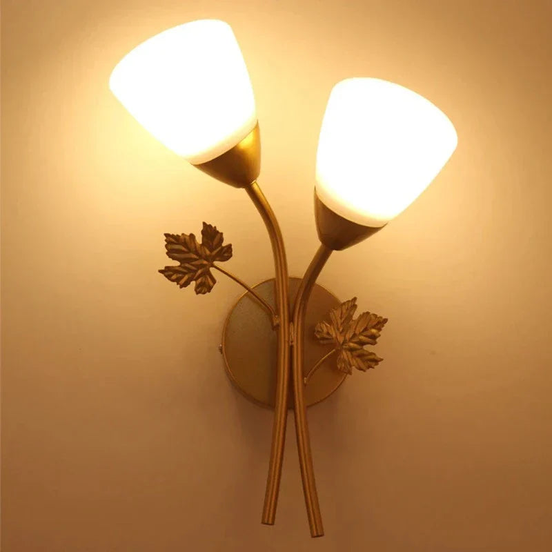 Krav vegglampe i vintage-stil med bladmotiv – LED-lampe for gang og stue | Luvikno