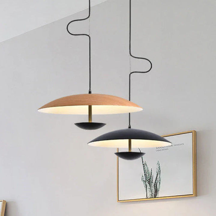 Moderne LED Pendellampe – Skandinavisk Design Laget av Tre og Metall | Luvikno